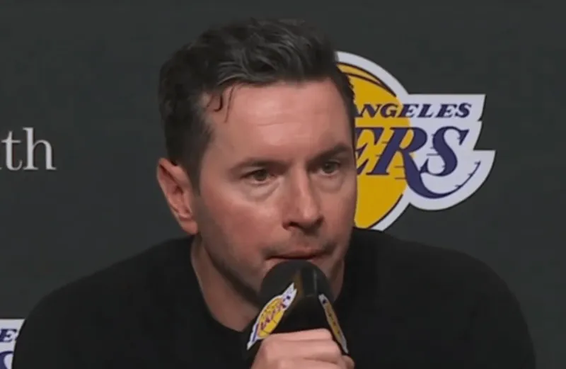 星空体育下载-雷迪克采访全文：詹姆斯攻防两端非常出色，他起到领袖作用