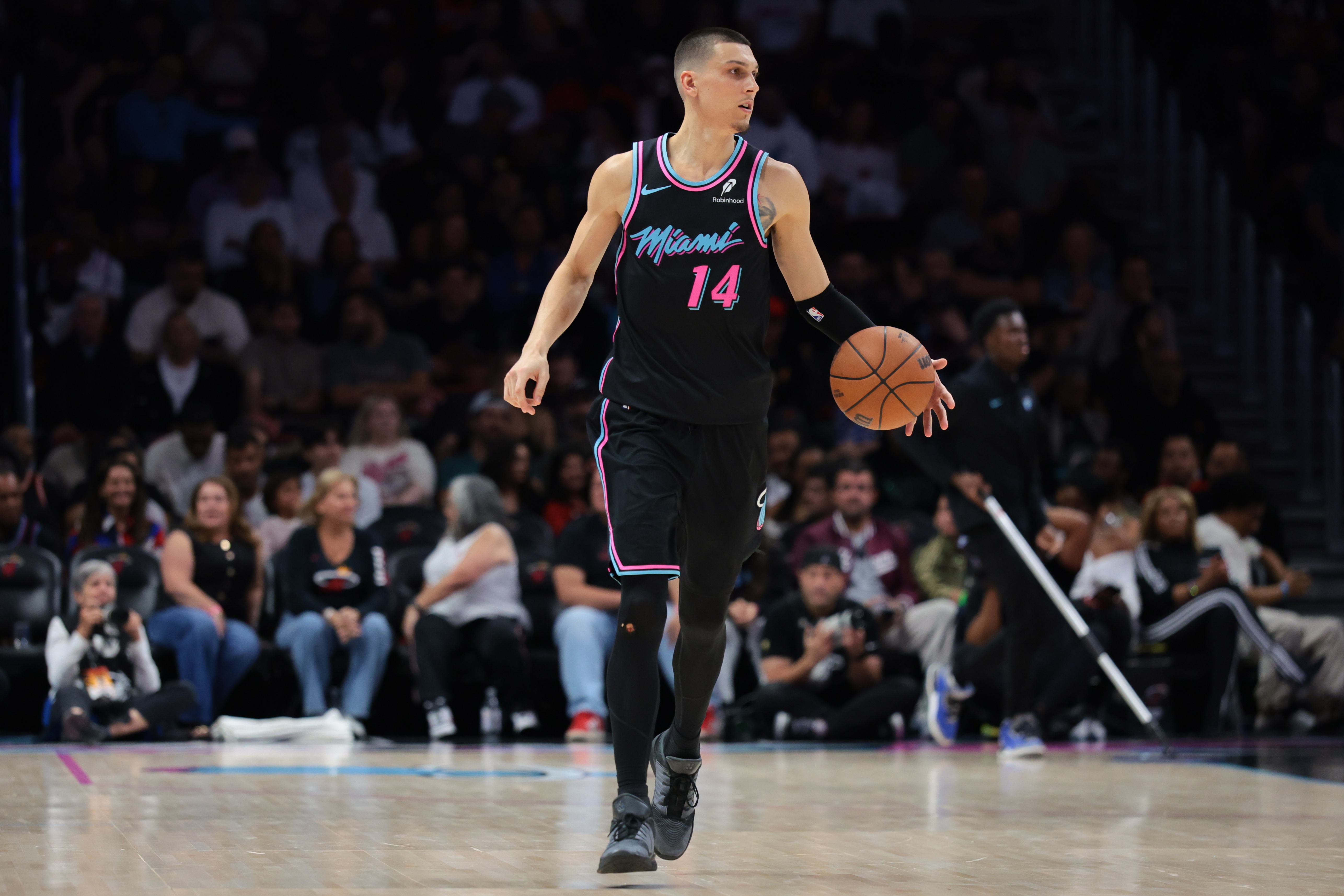 星空体育平台-希罗：中场休息时我们解决了问题 下半场能量很足打出了防守